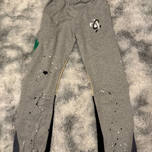 Gallery Dept Painted Flare Sweatpants Gray Size Medium or Large - Picture 3 of 3